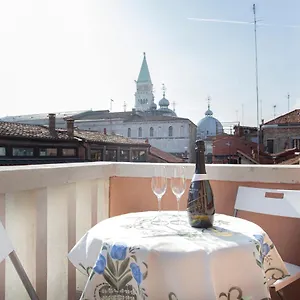Luxury Terrace View Of San Marco Venedig